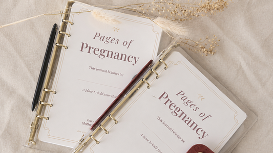 Pages of Pregnancy customisable pregnancy journal shown in two colour options with interchangeable pages and a clear A5 six-ring binder.